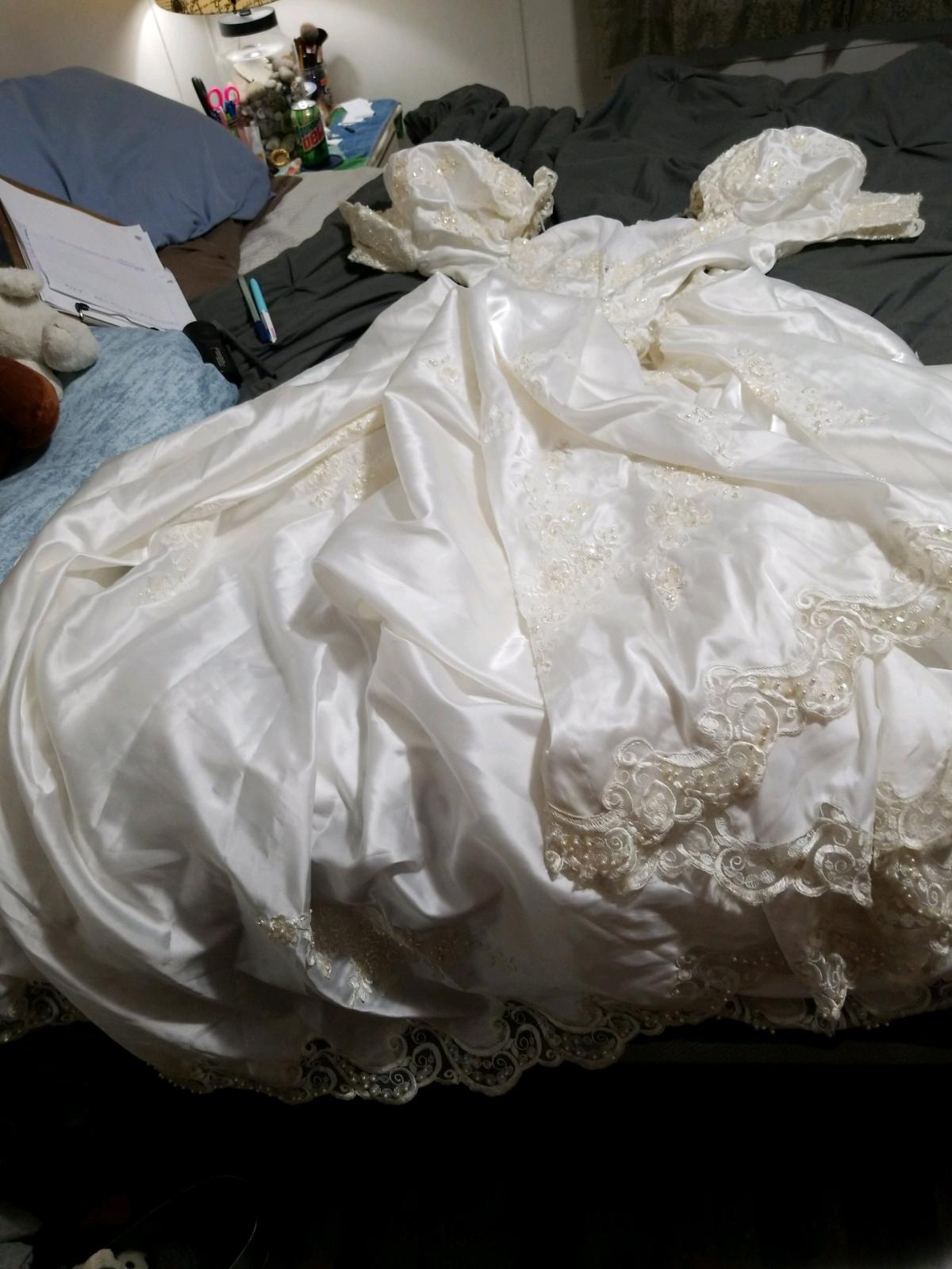 Wedding Dress - Portage, Michigan - FleaMarketBay