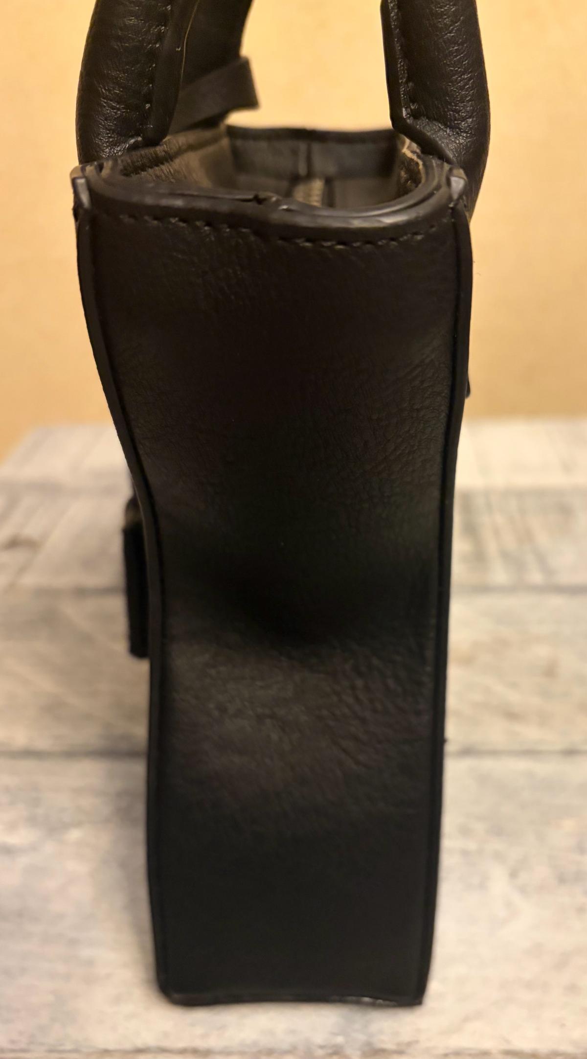 Noma New York handbag - Ridgewood, New York - FleaMarketBay