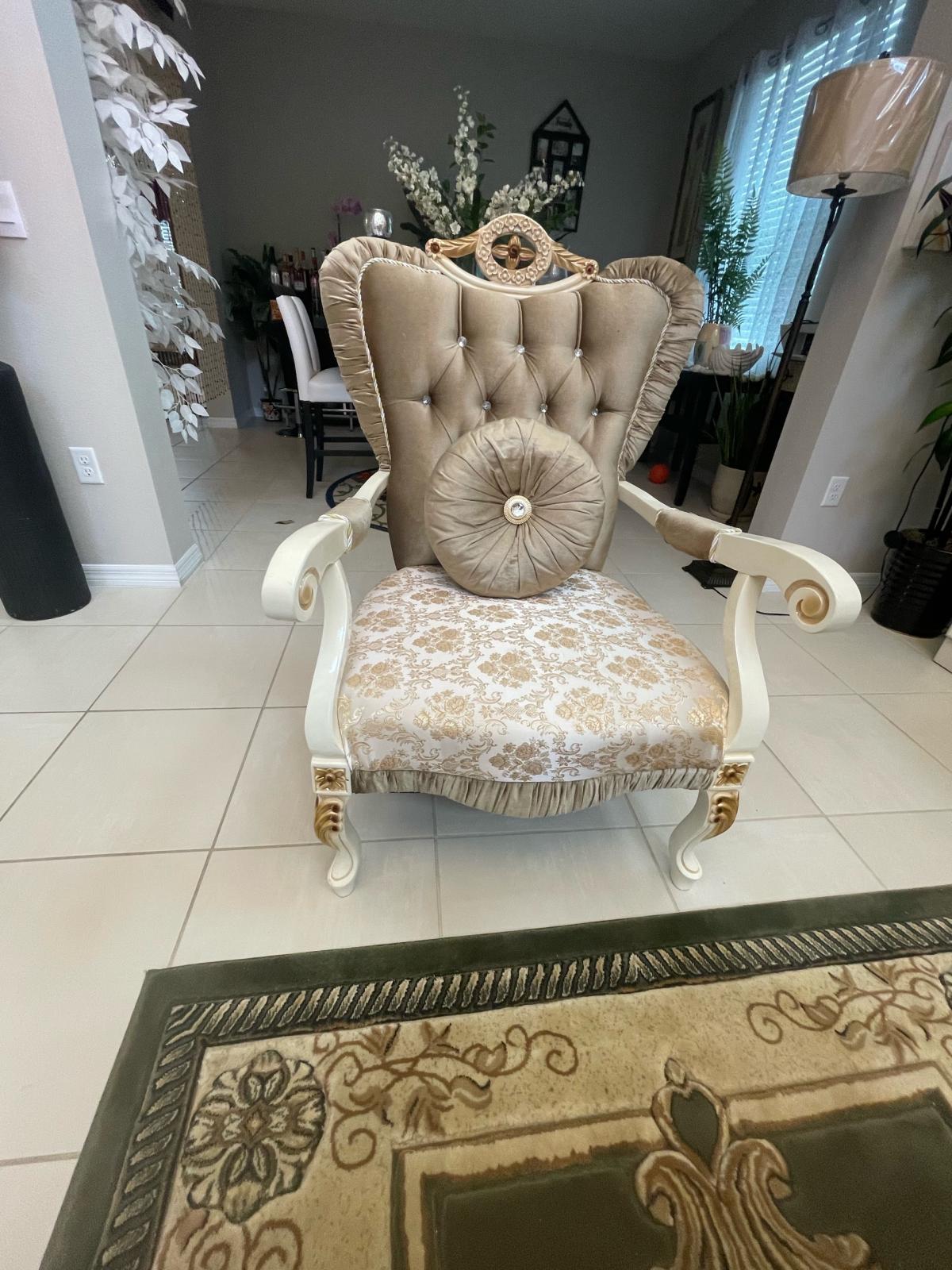 ornate beige gold set - Ruskin, Florida - FleaMarketBay