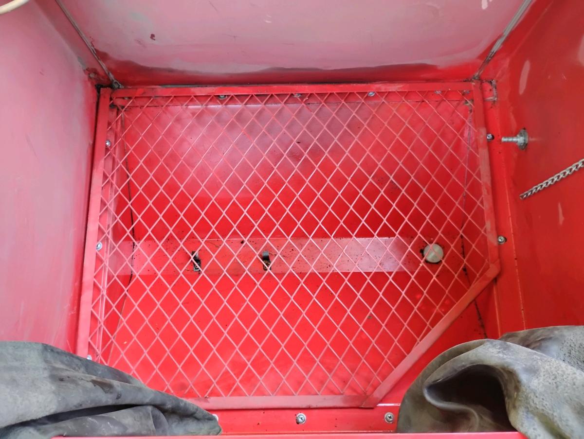 Black Bull Brand Sand blast Box - Douglasville, Georgia - FleaMarketBay