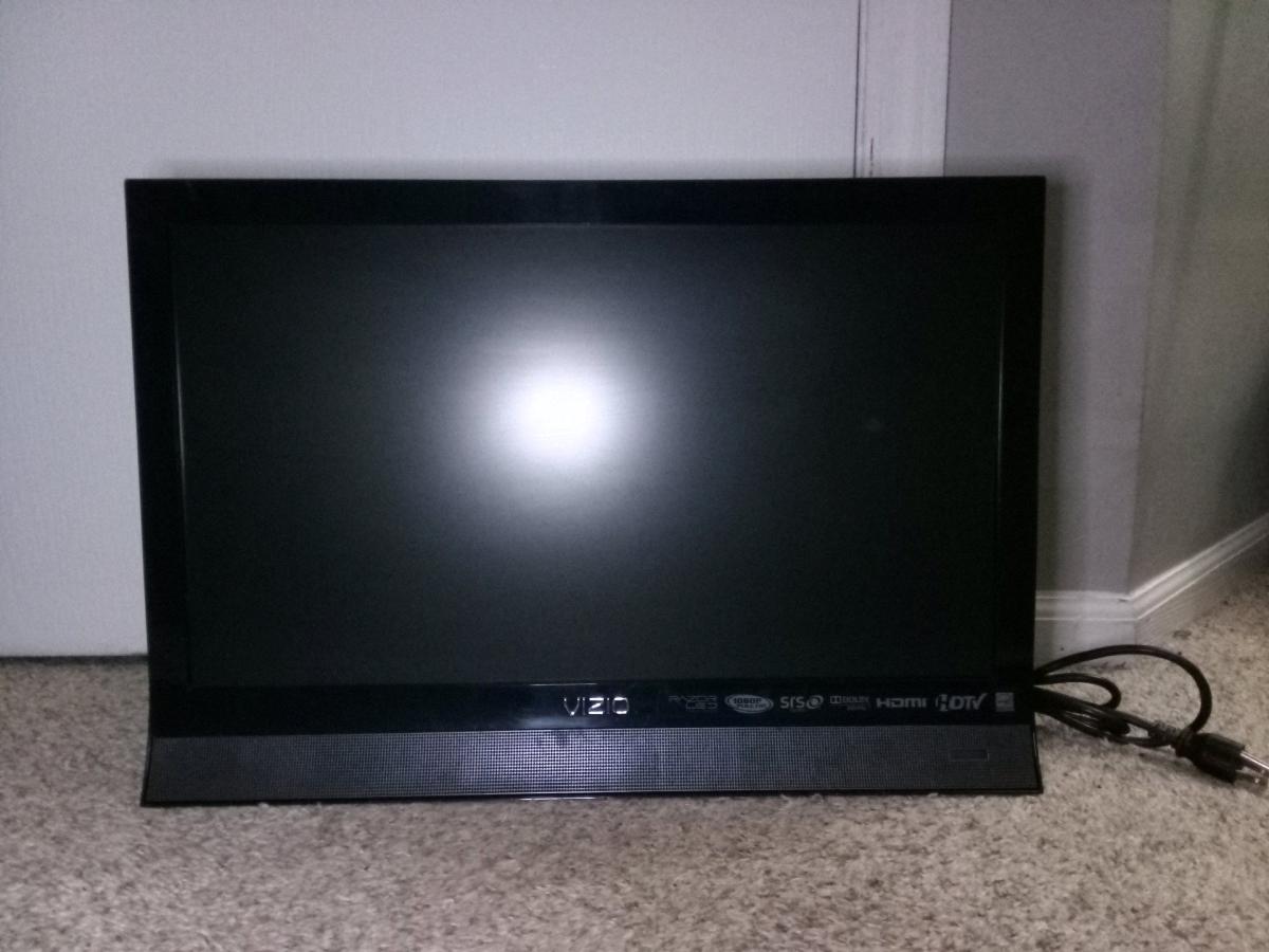 Vizio Full HD Smart TV 24 Inches - Reynoldsburg, Ohio - FleaMarketBay