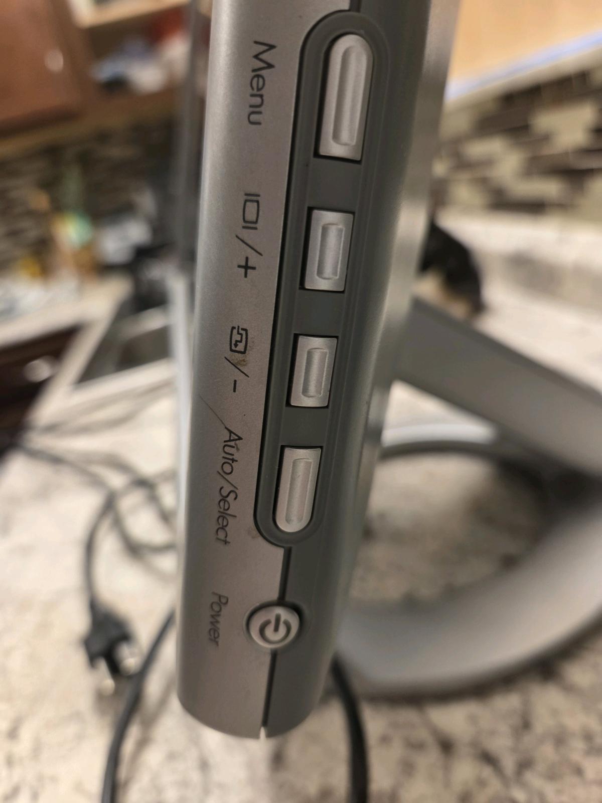 Hp f1905 Monitor - Melbourne, Florida - FleaMarketBay