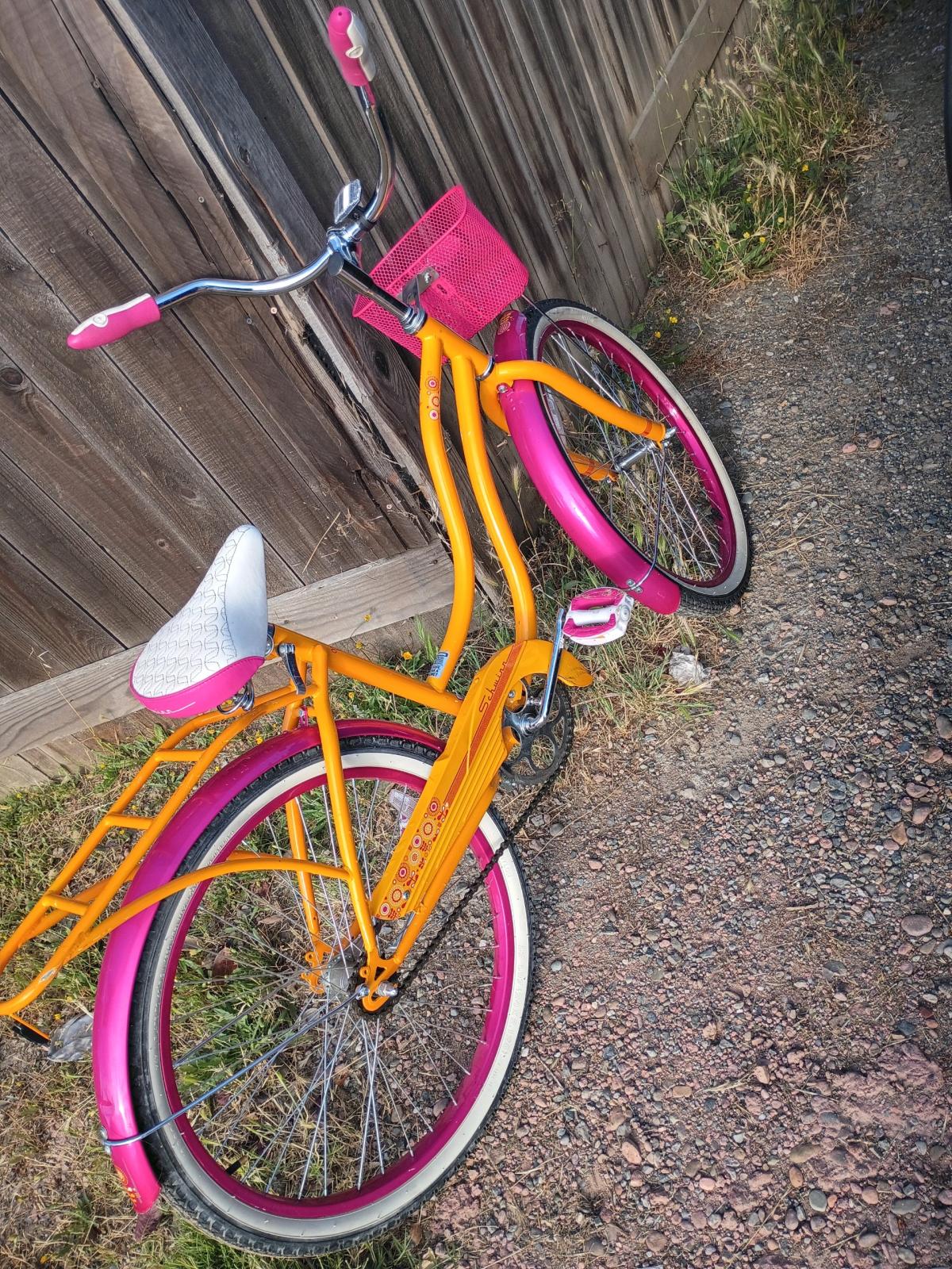 Madelyn 24 girls bike - North Highlands, California - FleaMarketBay