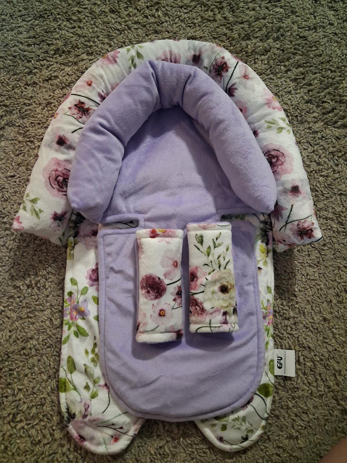 carseat head support - Baytown, Texas - FleaMarketBay