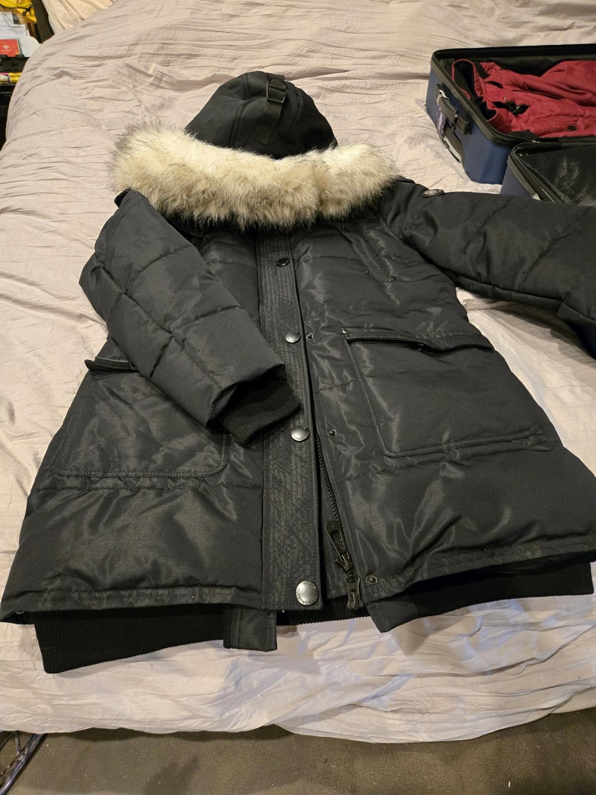 Noize Women long parka sz large Brand New Never worn - Woodbridge, New Jersey - FleaMarketBay