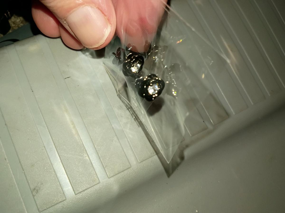 earrings - Madison, Indiana - FleaMarketBay
