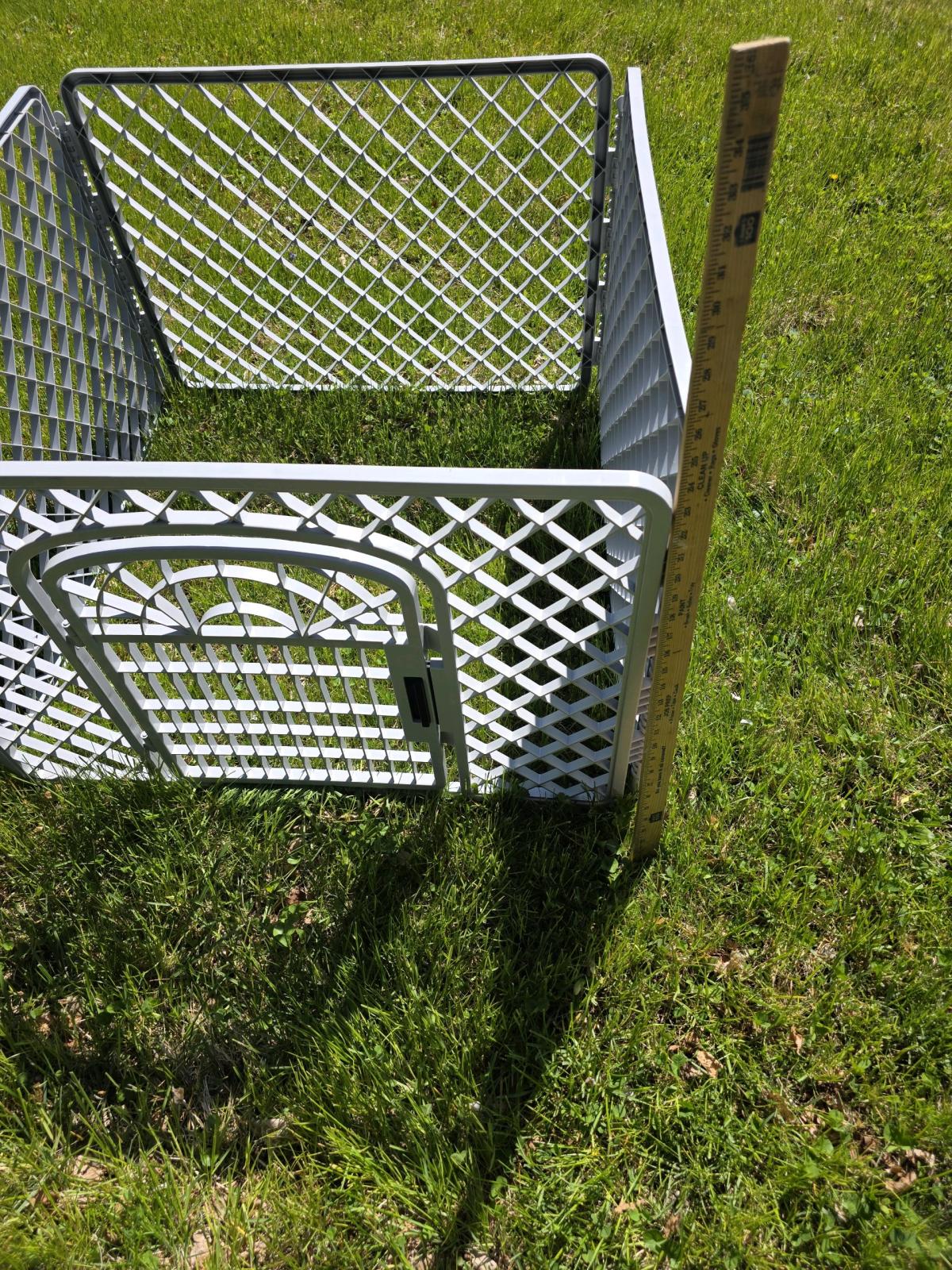 3x3 Plastic Small Dog Play Pen With Door - Lebanon, Connecticut - FleaMarketBay
