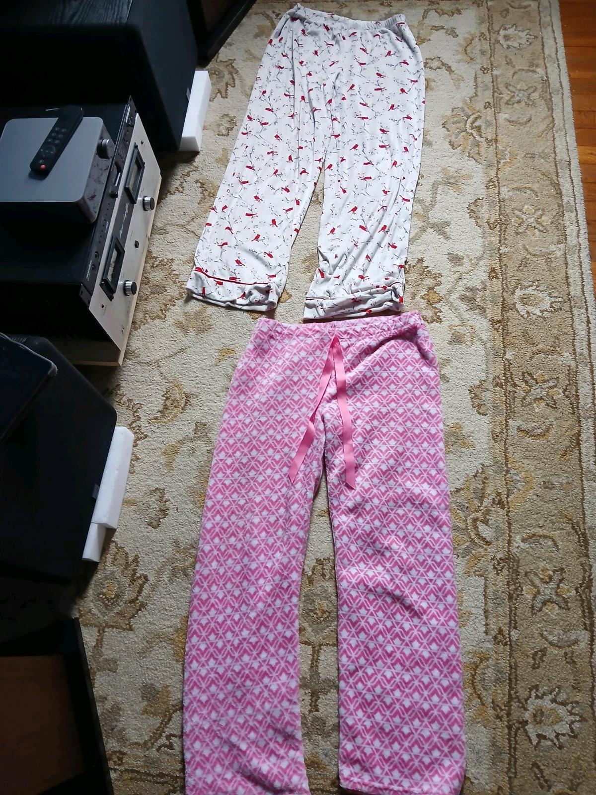 These Secret Treasures sleepwear pajama pants are size mediu - Far Rockaway, New York - FleaMarketBay