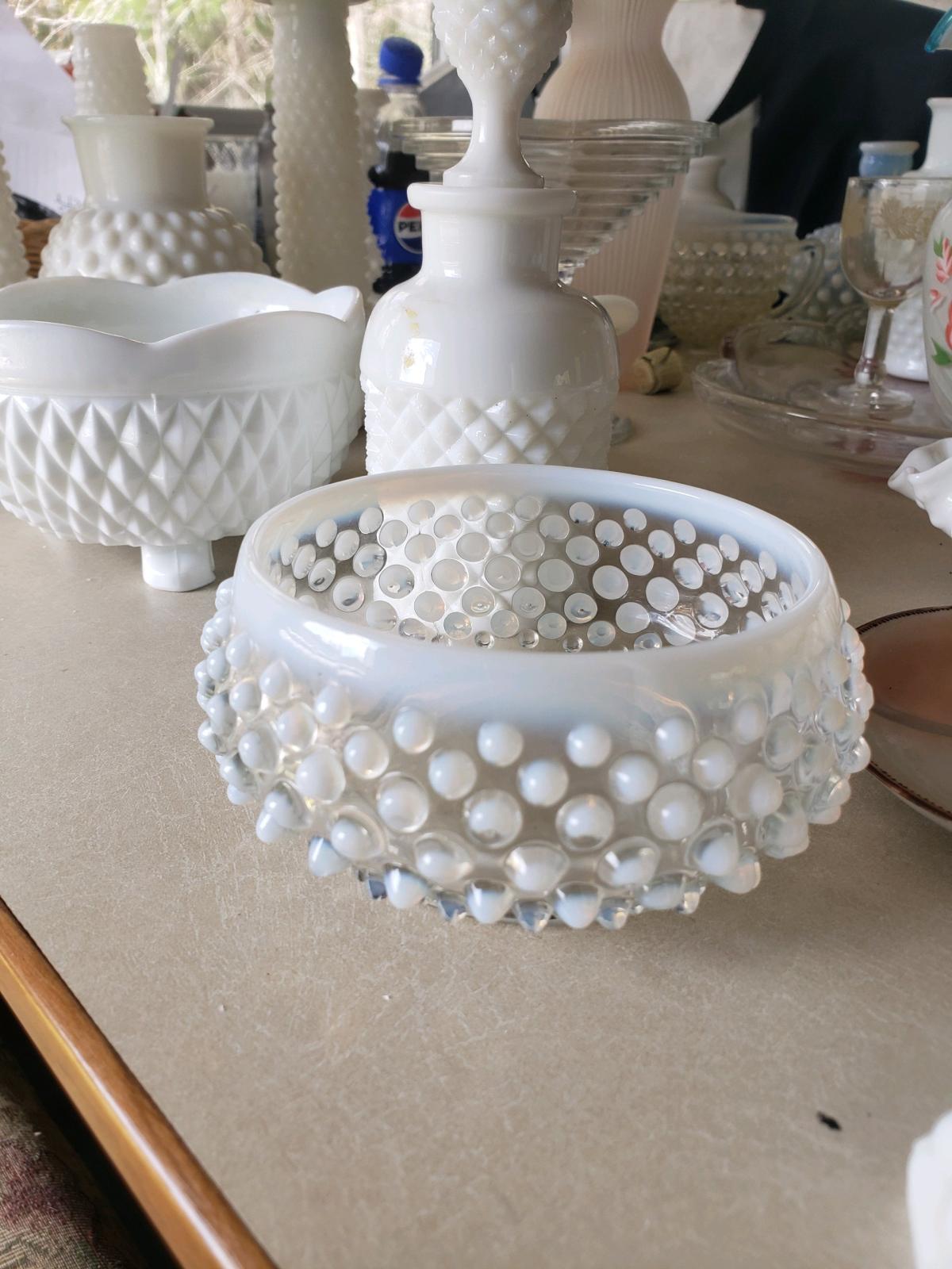 white bubble hall vases and etc - Juneau, Wisconsin - FleaMarketBay