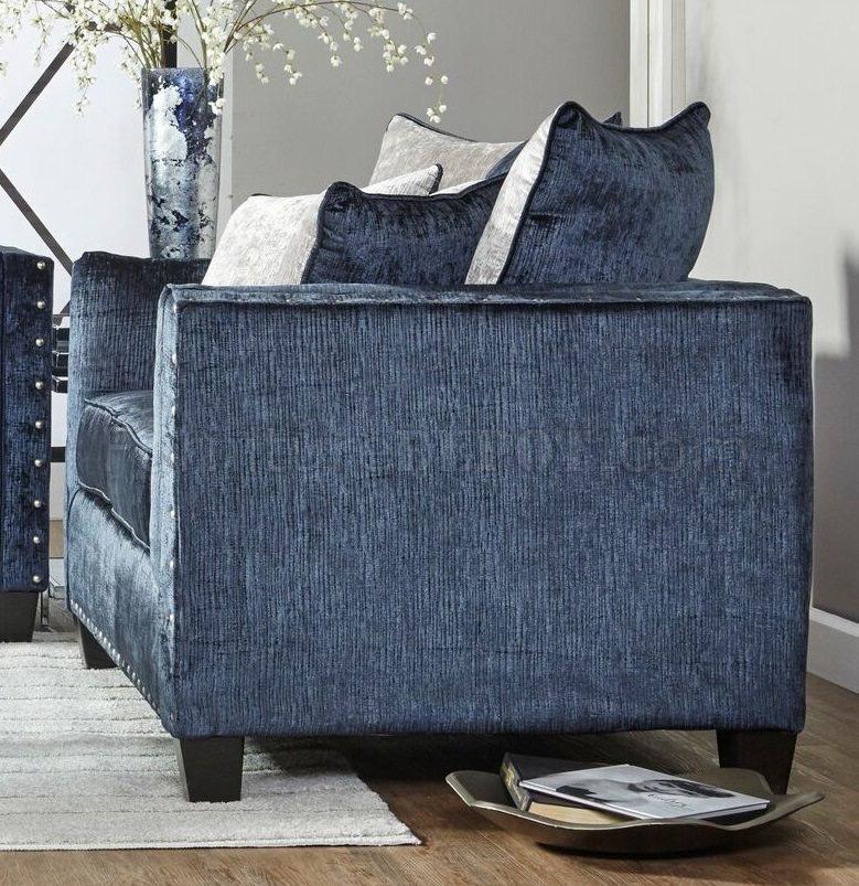 grey and navy loveseat - Waterbury, Connecticut - FleaMarketBay