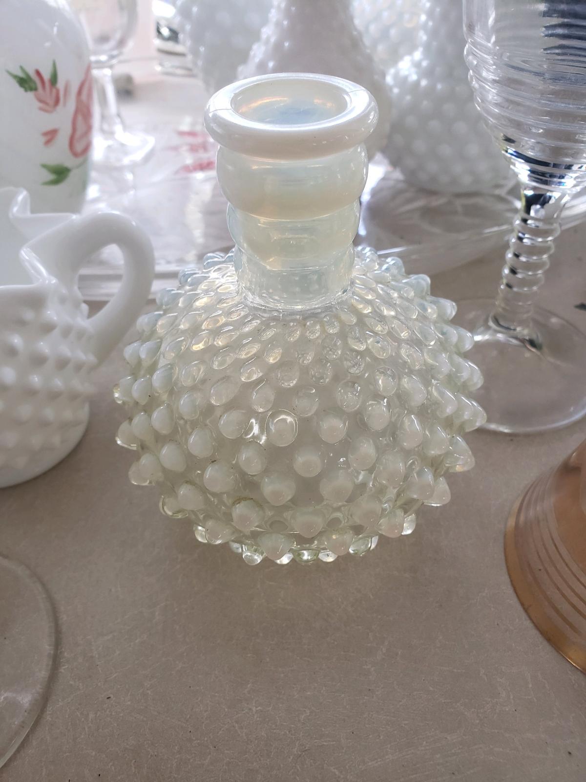 white bubble hall vases and etc - Juneau, Wisconsin - FleaMarketBay