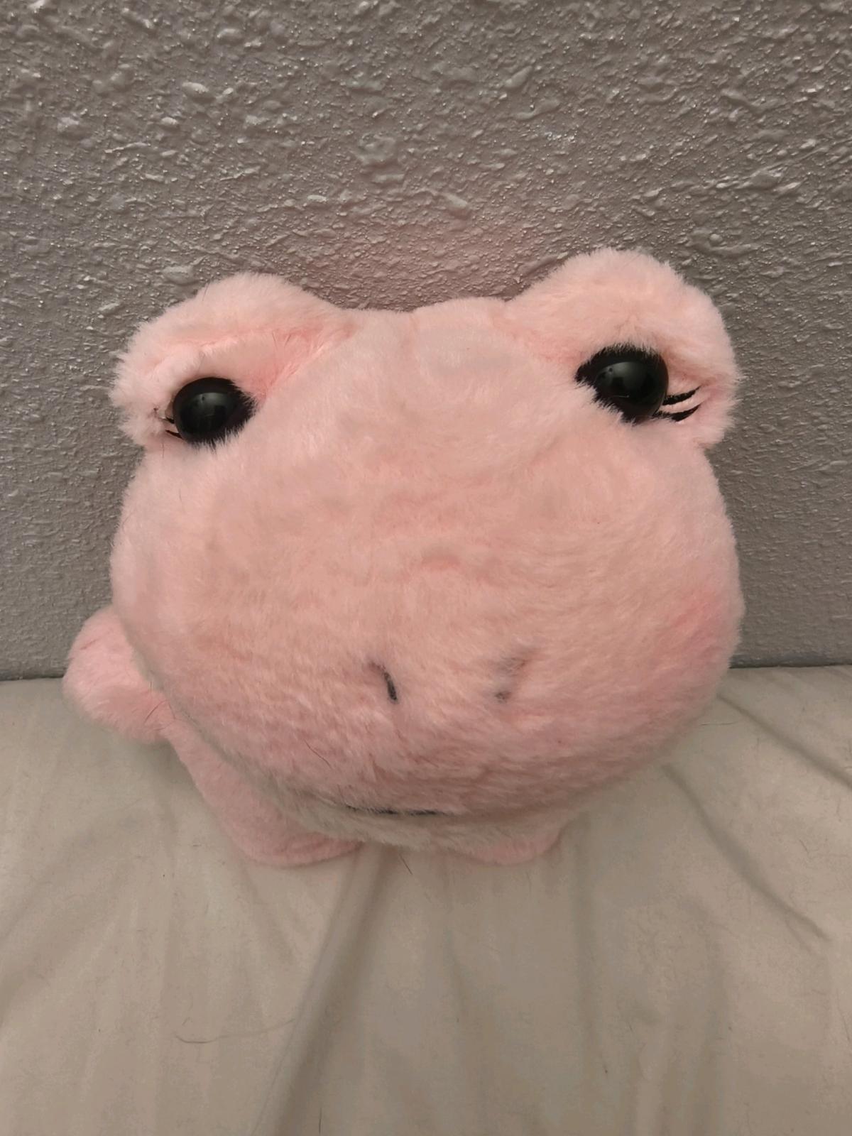 Cute pink frog plush - Rosemead, California - FleaMarketBay