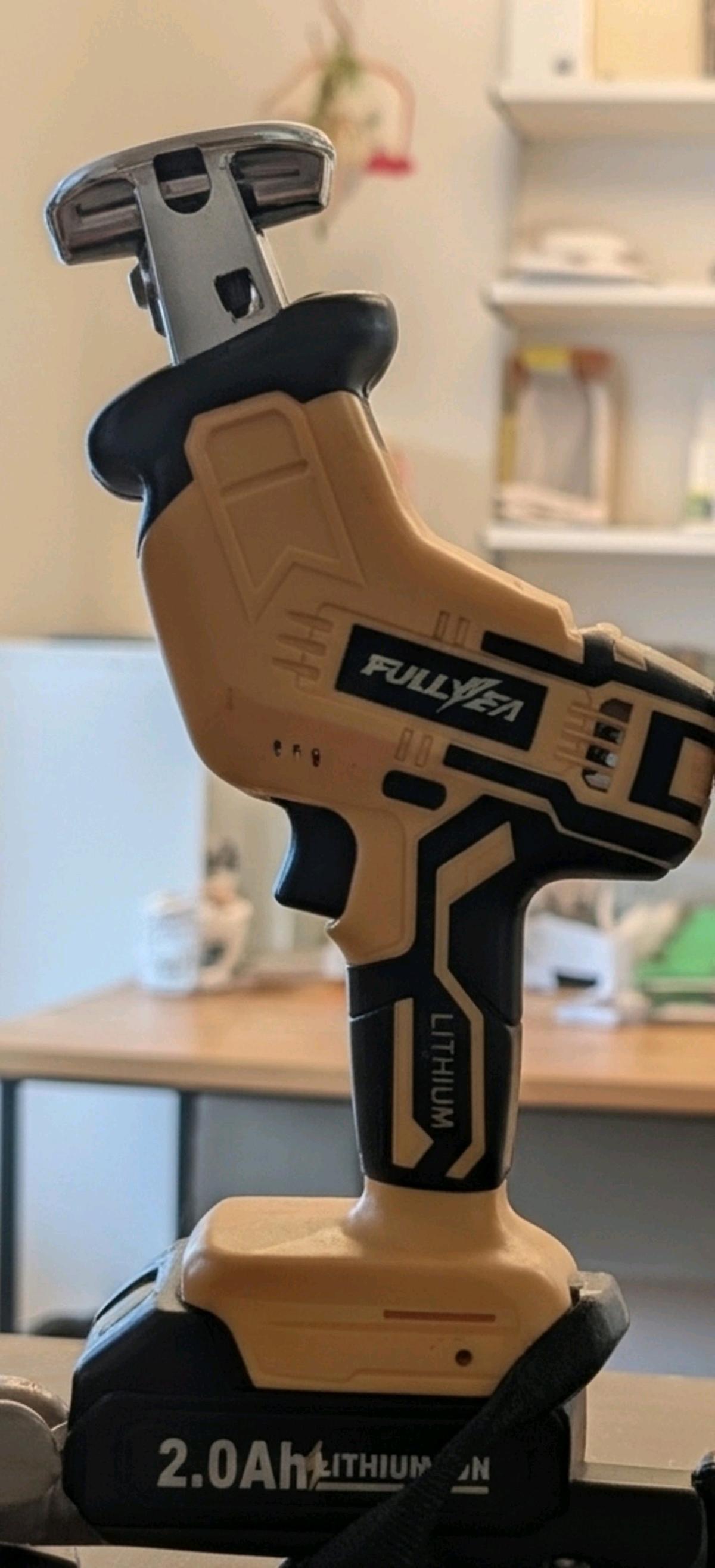sawzall with 5 blades charger and battery - Phoenix, Arizona - FleaMarketBay