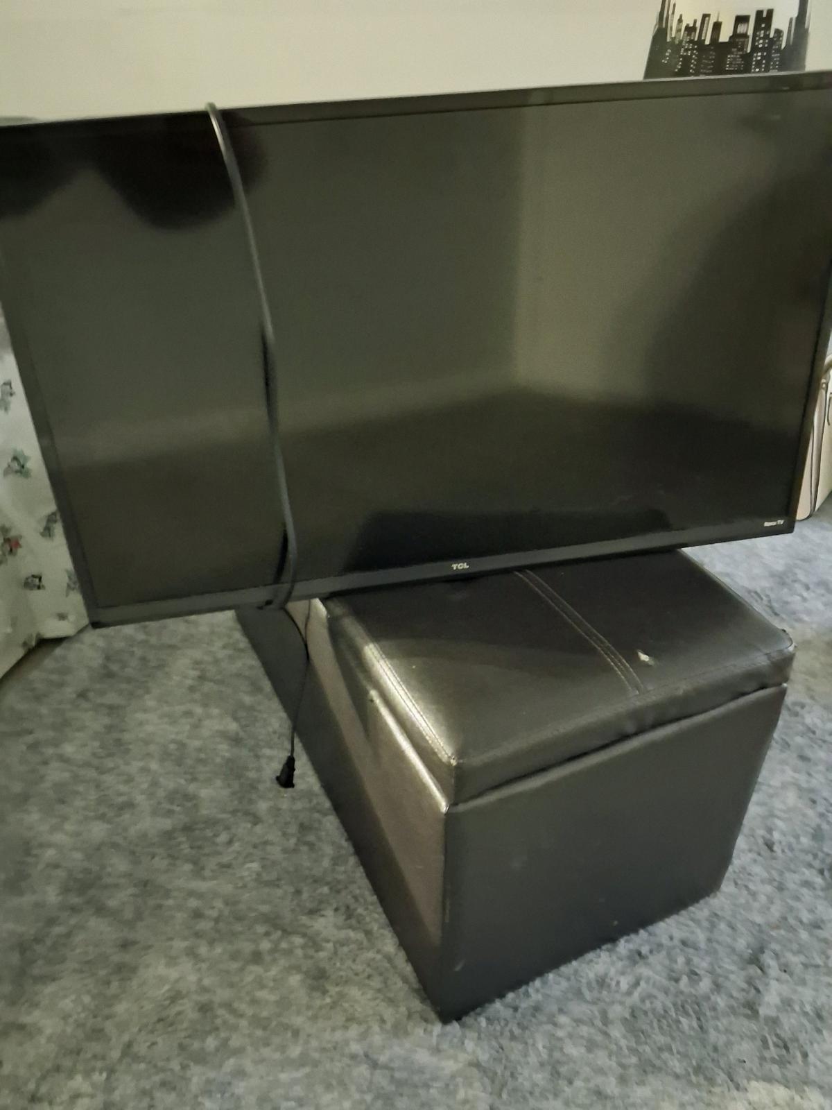 flat screen TCL tv - Branson, Missouri - FleaMarketBay