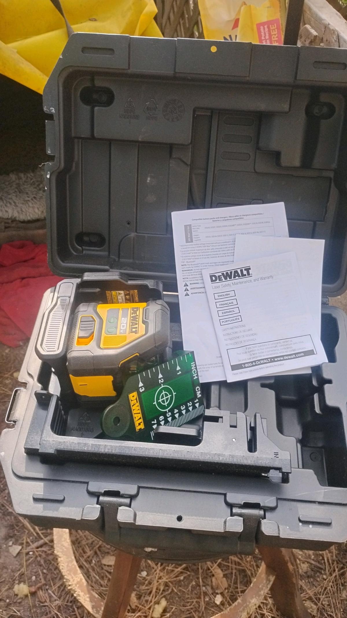 DEWALT ATOMIC 20V MAX Green Cross Line Laser Level DCLE34021 - Beaufort, South Carolina - FleaMarketBay