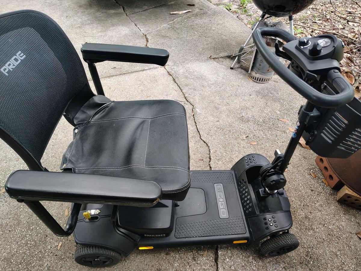 Pride GoGo elite traveler Platinum mobility scooter - Deland, Florida - FleaMarketBay