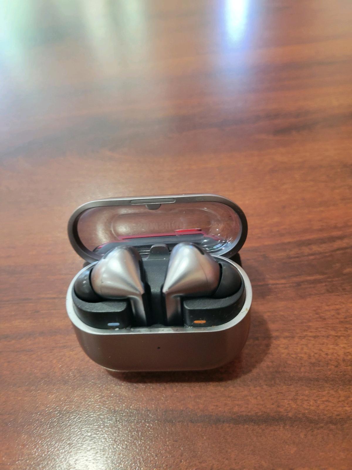 Samsung Galaxy Buds 3 Pro - Jamaica, New York - FleaMarketBay