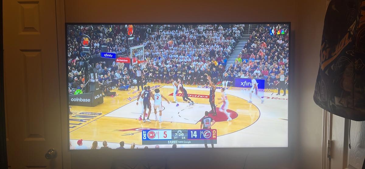 Im selling a 65 inch Samsung smart tv - Atlanta, Georgia - FleaMarketBay