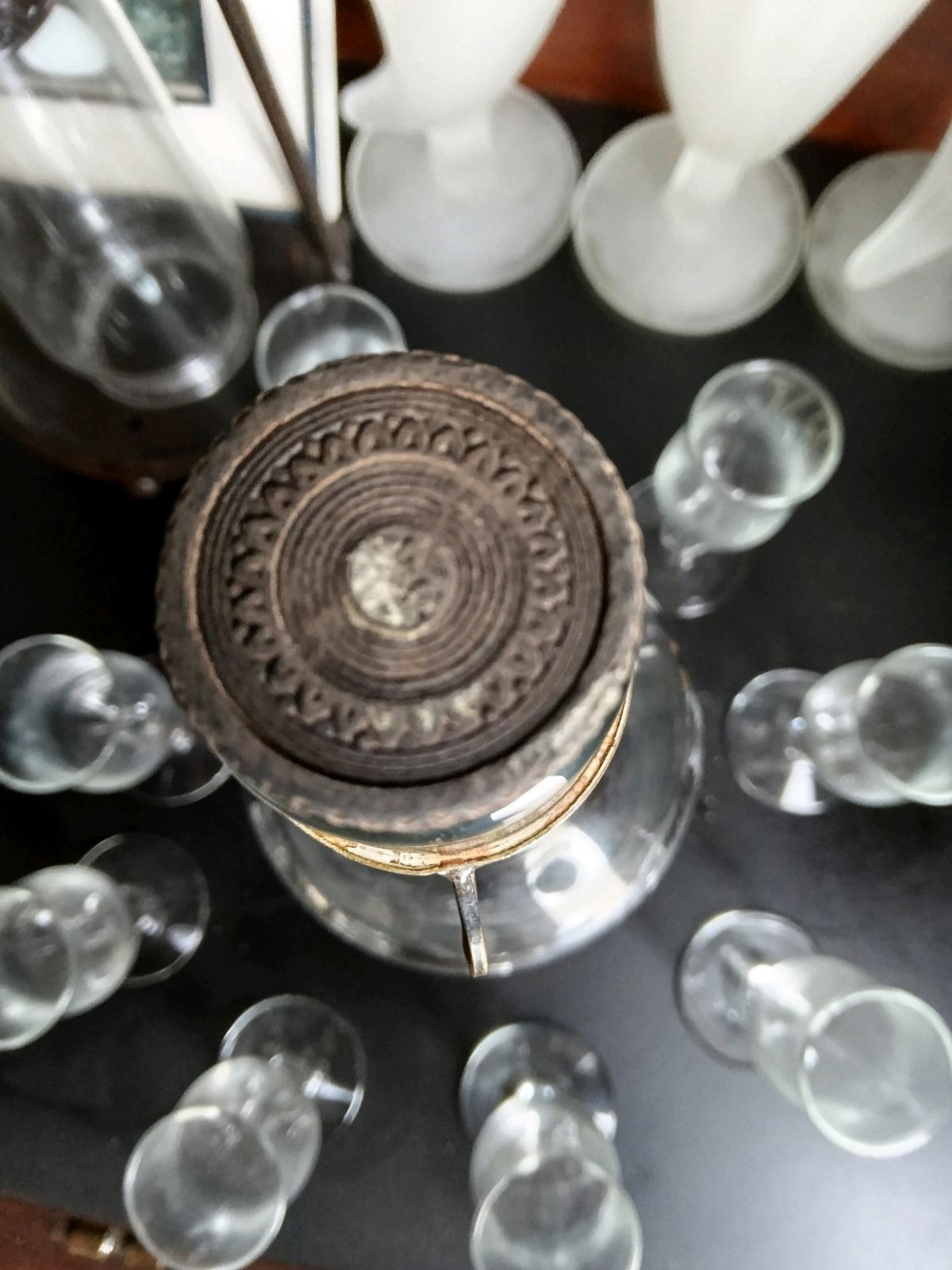 Bottle with etched glass and shot glasses - Amarillo, Texas - FleaMarketBay