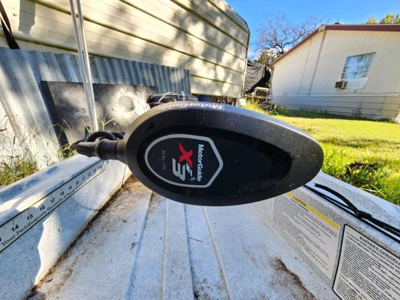 128x ascend kayak with a motor guide xi3 with upgraded GPS - Gainesville, Texas - FleaMarketBay
