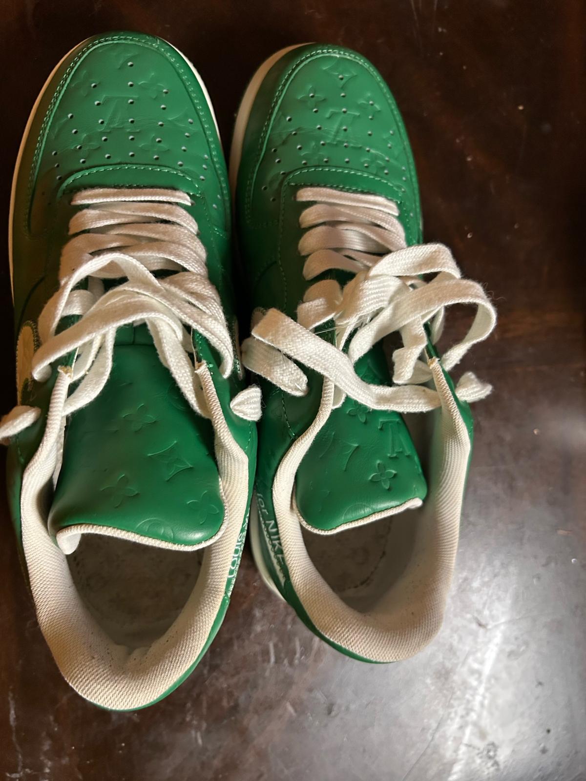 sneakers - Atlanta, Georgia - FleaMarketBay
