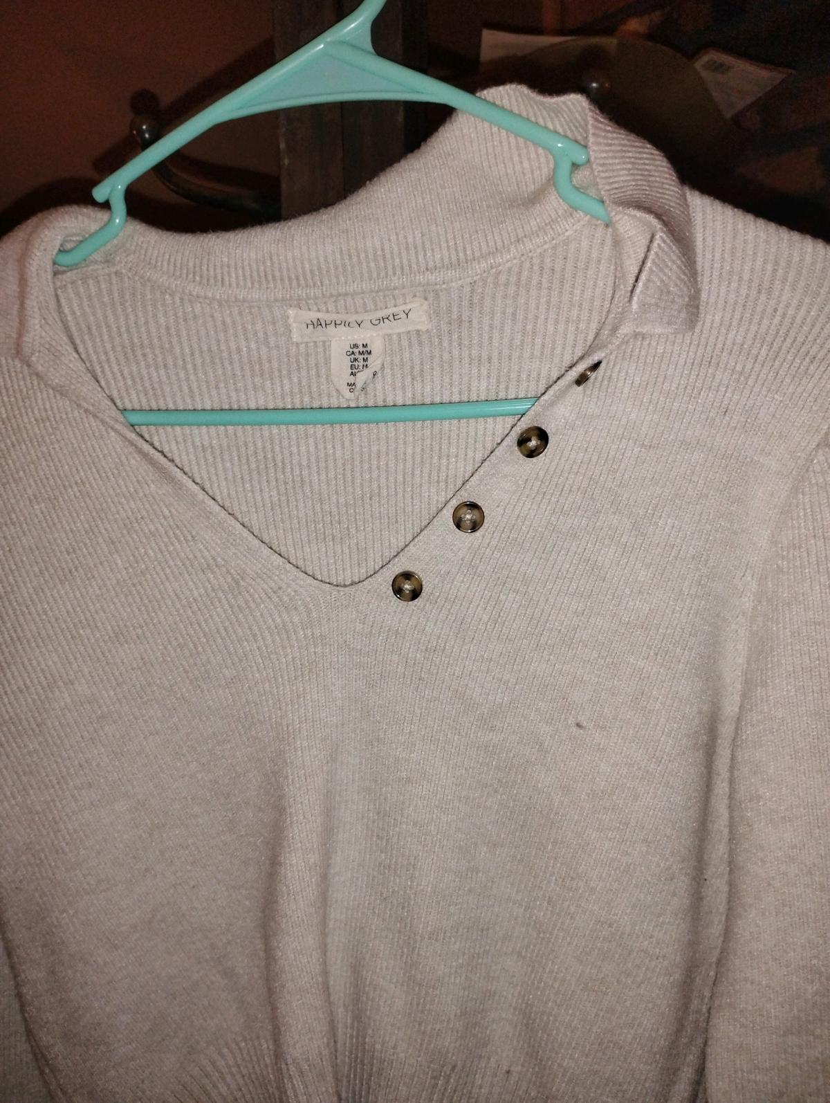Happily Grey Size M Womens Long Sleeve Knit Sweater - Ballwin, Missouri - FleaMarketBay