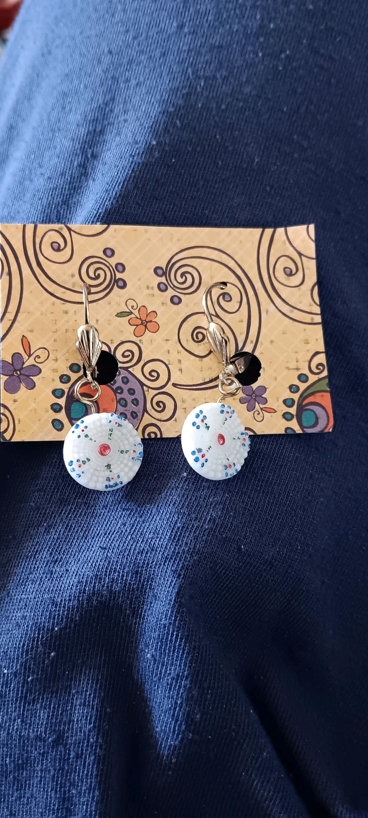 button earrings - Carson, California - FleaMarketBay