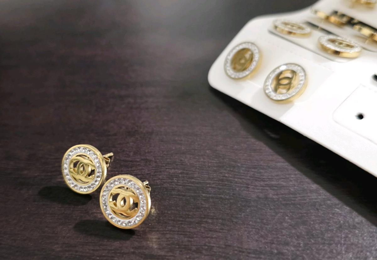 Beautiful earrings - Friendswood, Texas - FleaMarketBay