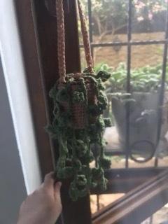 crocheted plant - Alicia, Arkansas - FleaMarketBay