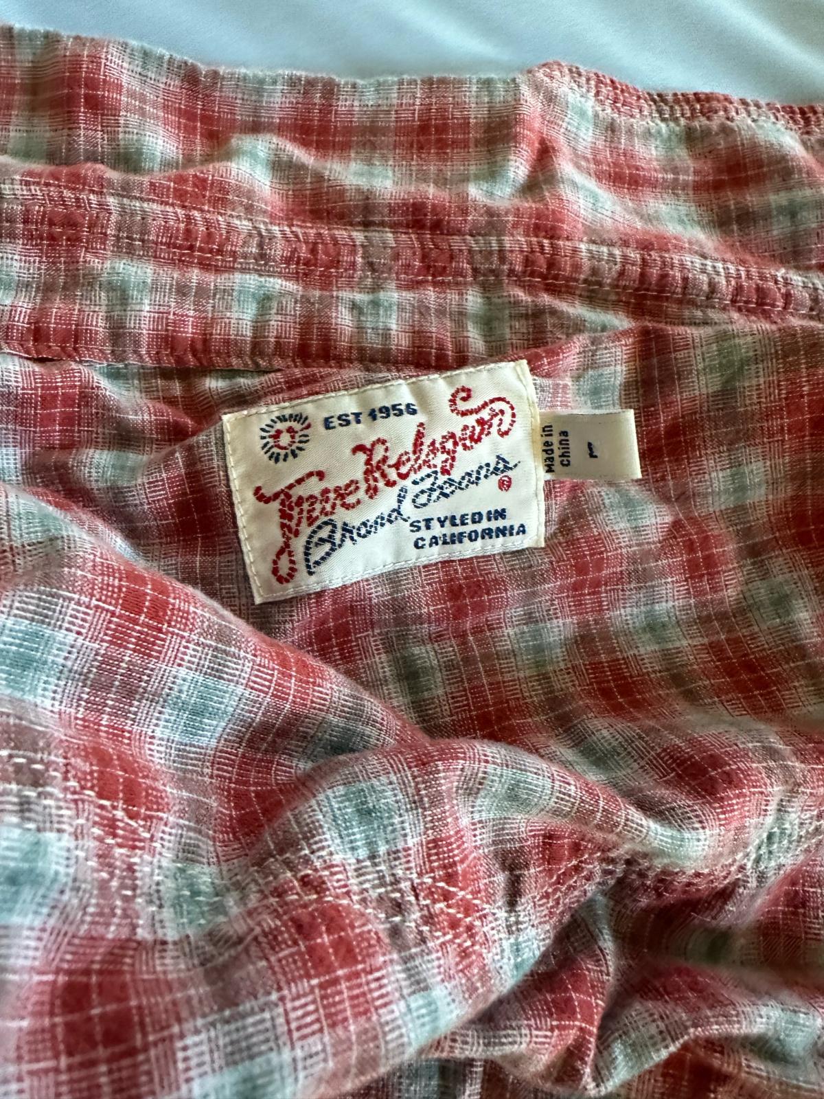 True religion men plaid red gray short sleeve button up down - Adelanto, California - FleaMarketBay