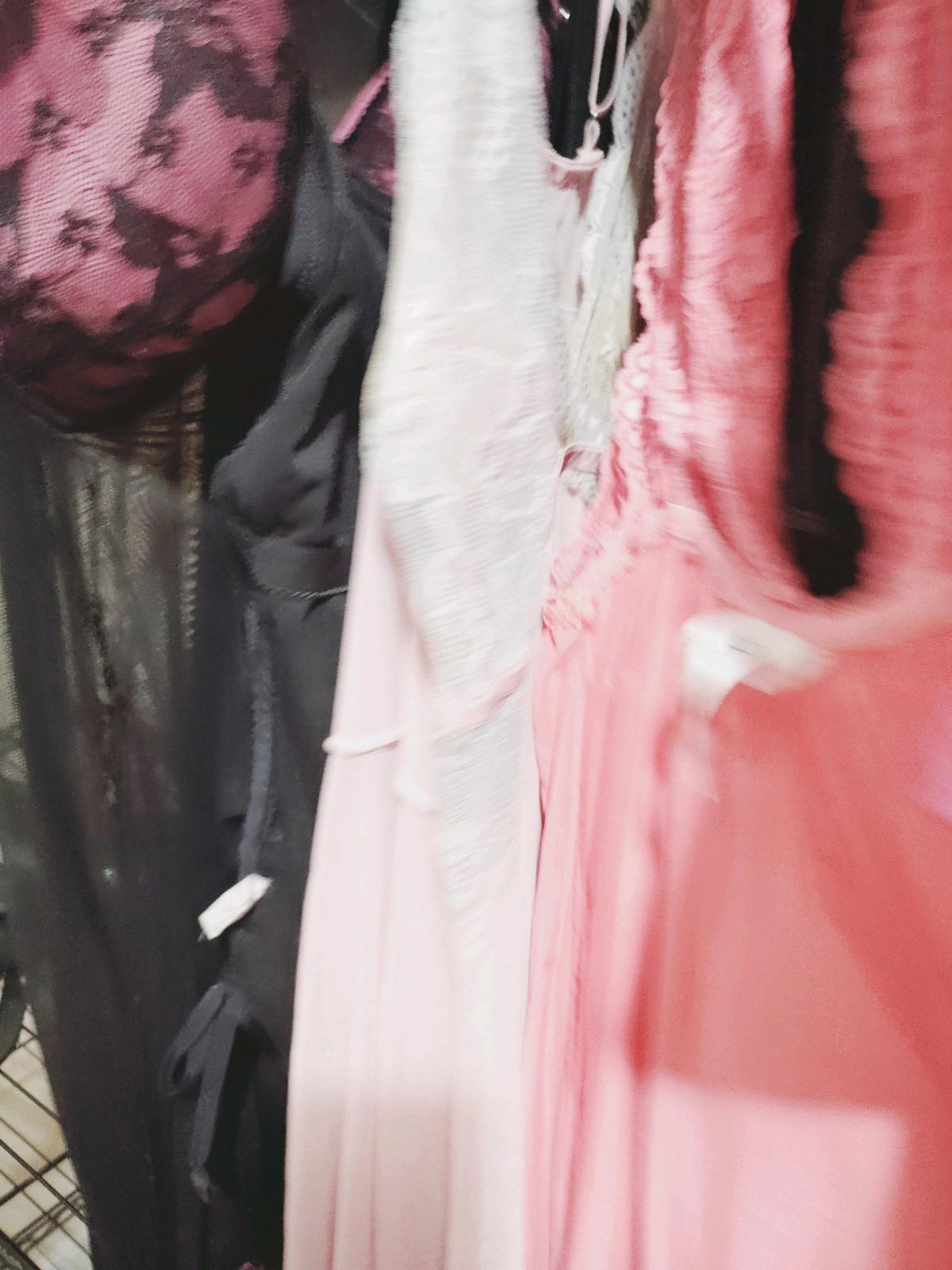 womens clothes - San Antonio, Texas - FleaMarketBay
