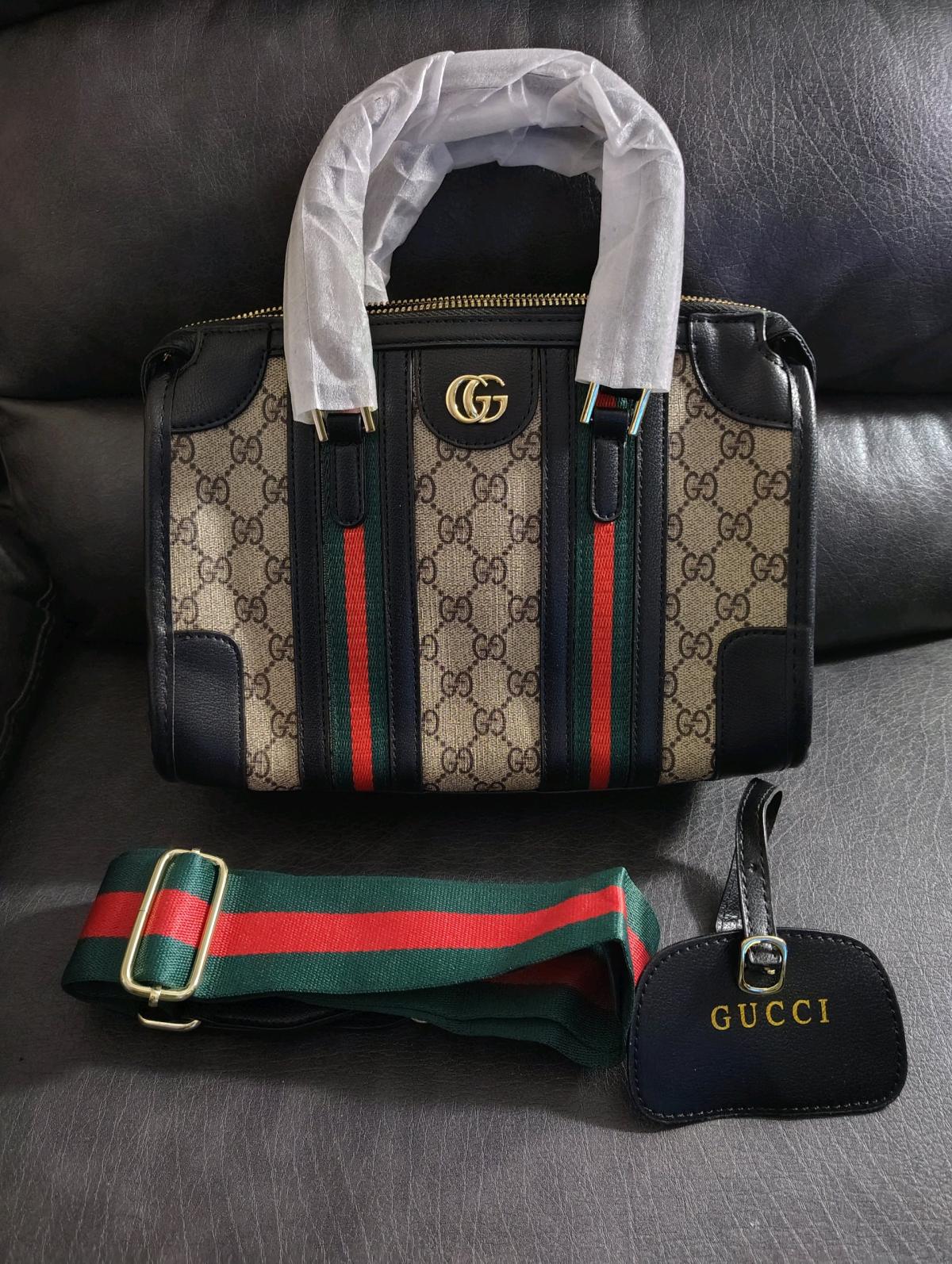 Gucci Womens Crossbody Shoulder Bag with Adjustable Strap - Milwaukee, Wisconsin - FleaMarketBay