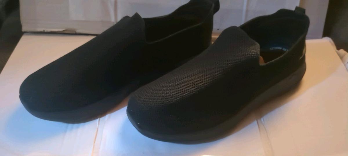 Sketchers slip on shoes - San Francisco, California - FleaMarketBay