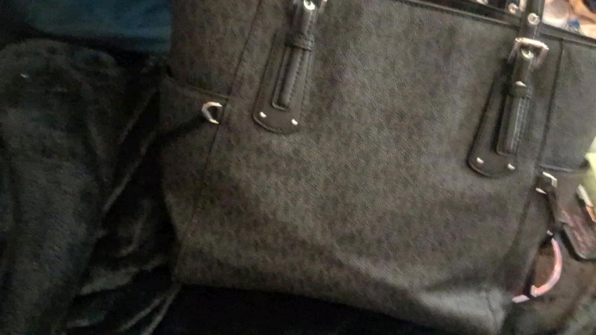 Michael kors purse - Rogersville, Tennessee - FleaMarketBay