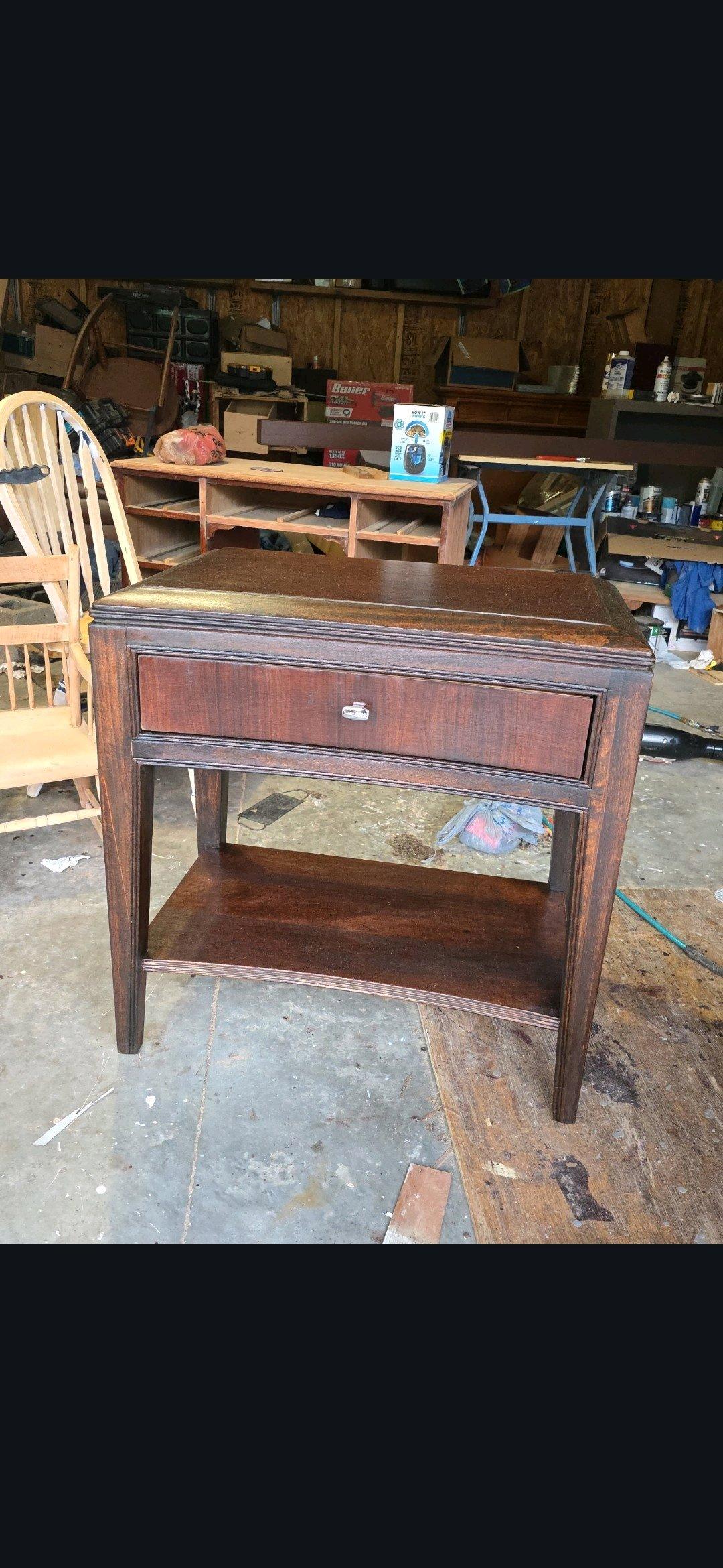 nice bedside table honey color stain - Adamsville, Alabama - FleaMarketBay