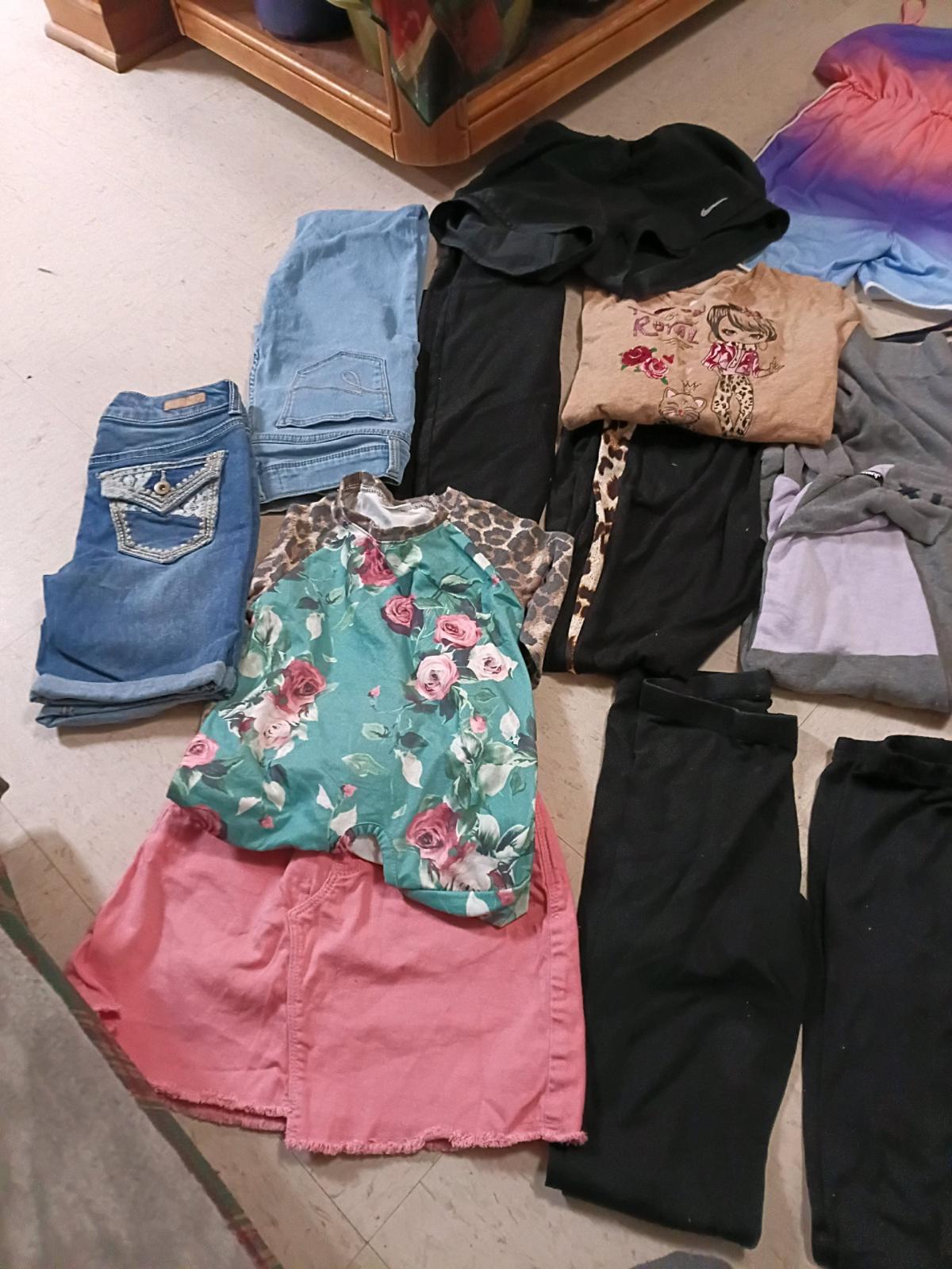 bundle of girls clothes size size 12 - Hamilton, Alabama - FleaMarketBay
