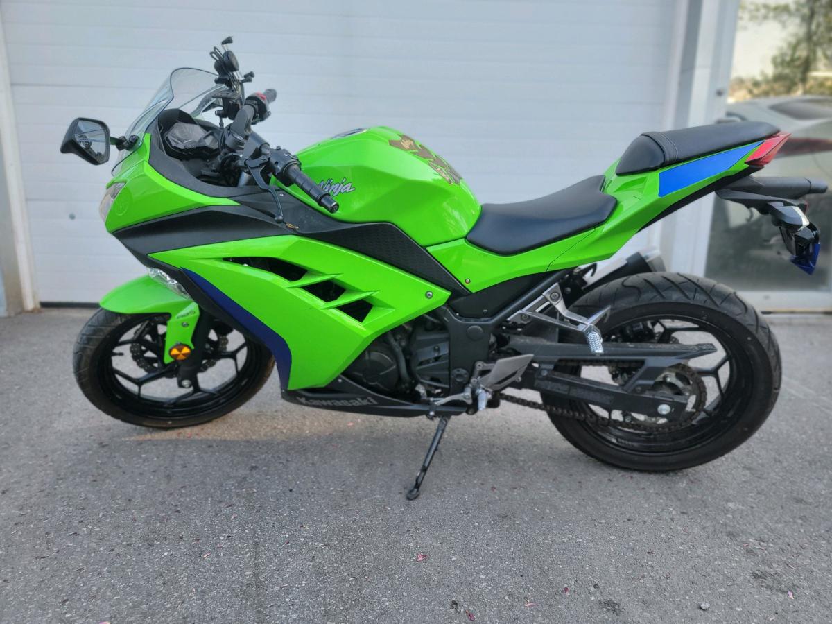 kawasaki Ninja 300 - Natick, Massachusetts - FleaMarketBay