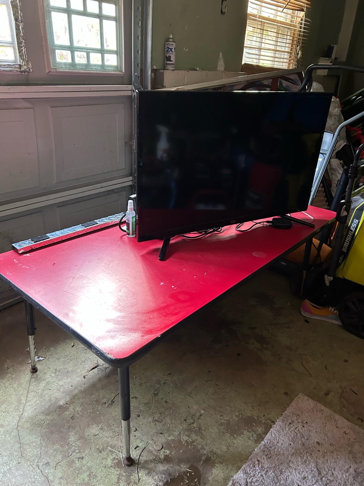 Table Craftimg Table Classroom Table - Atlanta, Georgia - FleaMarketBay