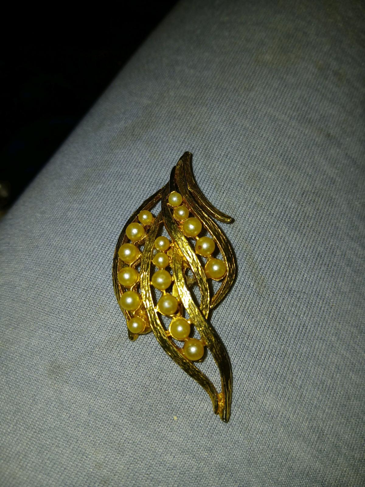 brooches - Andalusia, Alabama - FleaMarketBay