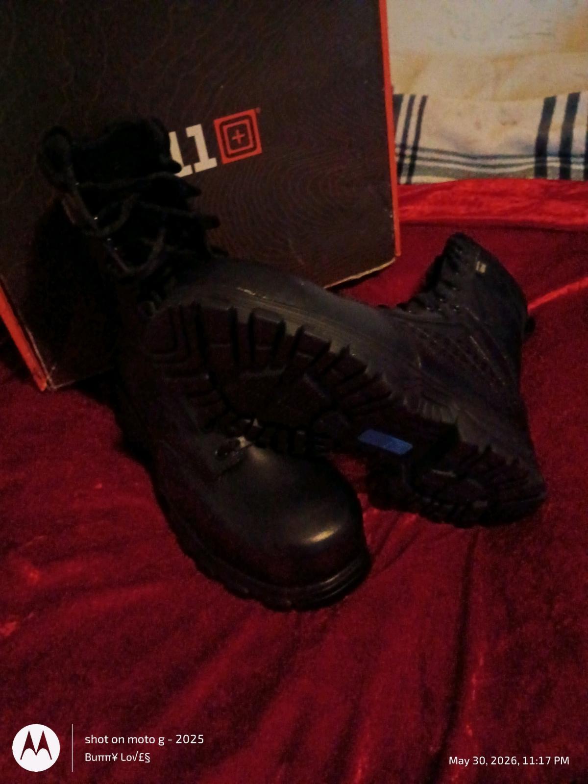 Black tall mens work boots sz 8 and half - Portland, Oregon - FleaMarketBay