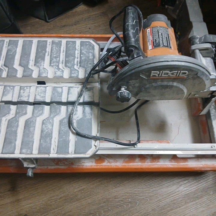 Ridgid r4031 wet tile saw in good condition could use new u - Fredericksburg, Virginia - FleaMarketBay