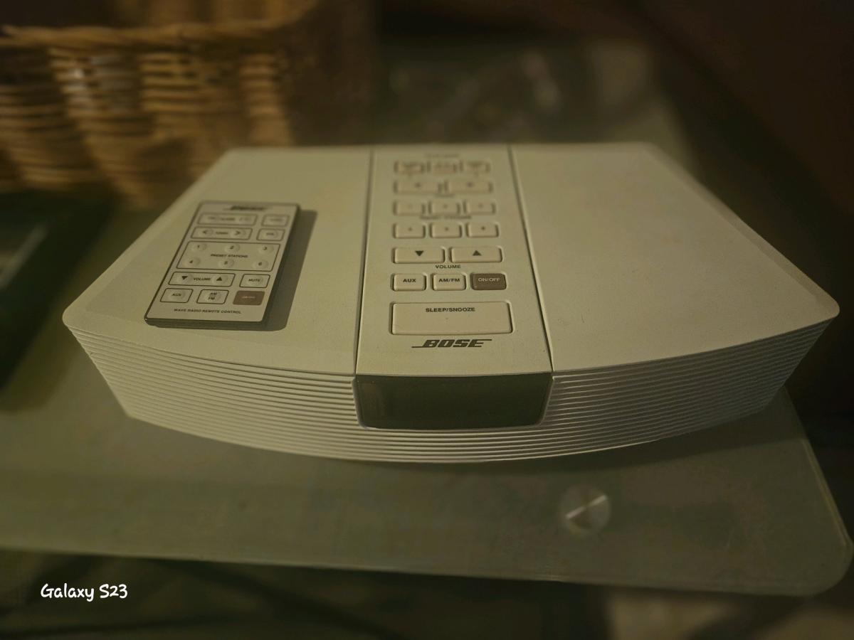 Bose wave radio - Admire, Kansas - FleaMarketBay