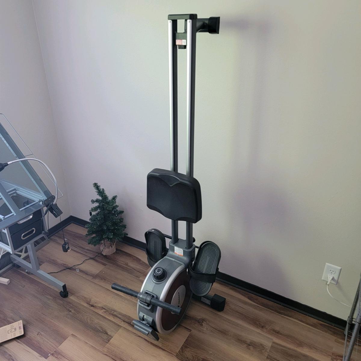 Merach Rowing Machine model Q1S 350lb capacity like new - Rockford, Illinois - FleaMarketBay