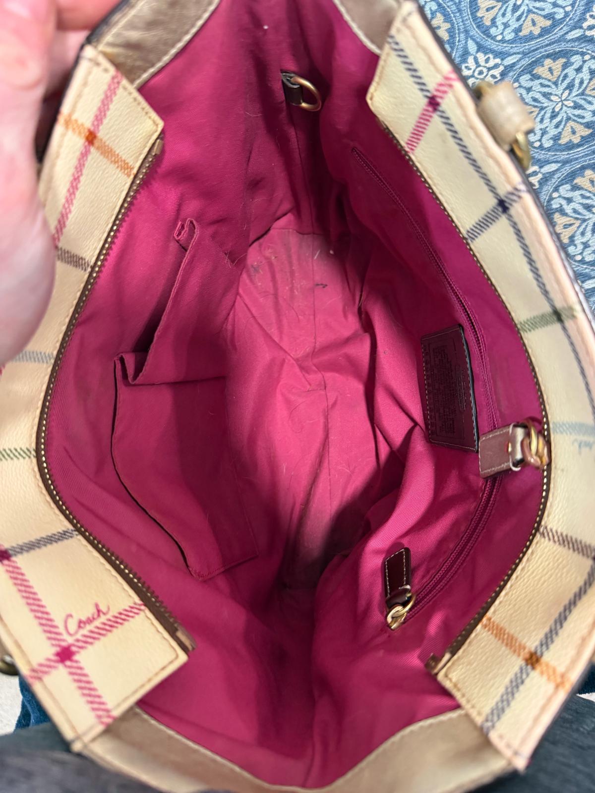 coach purse medium size - Pasadena, Maryland - FleaMarketBay