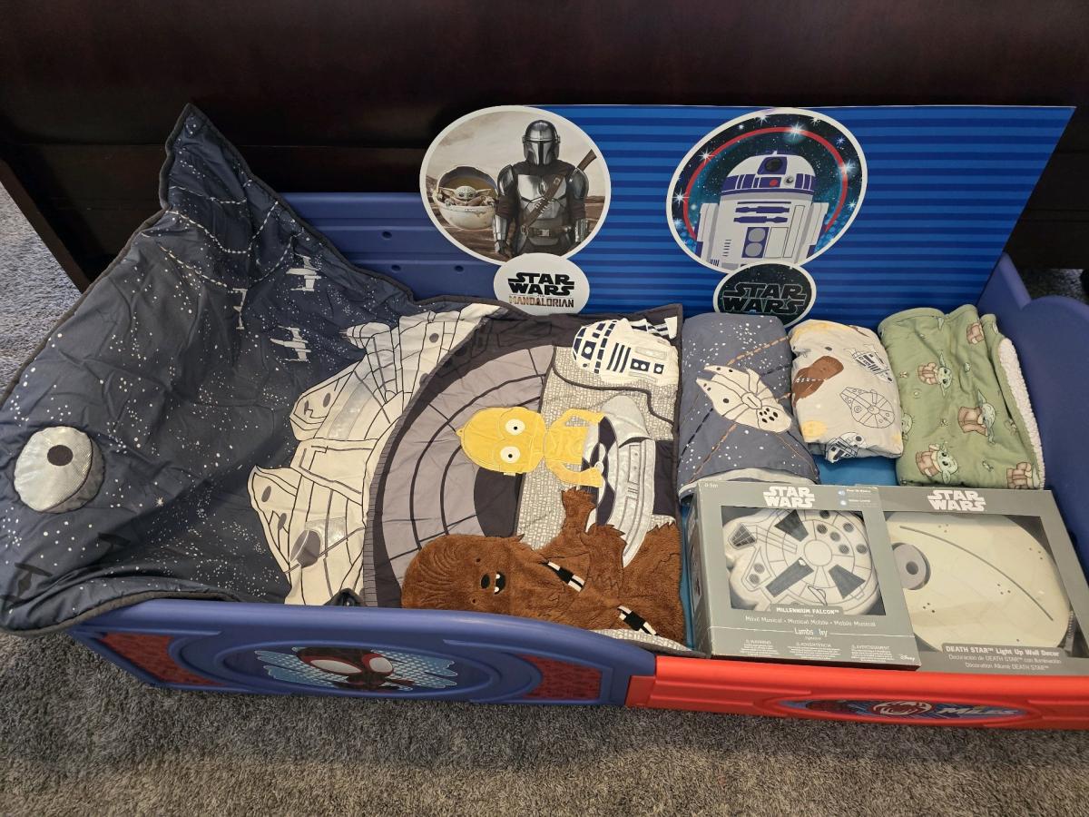 Star Wars Nursery Crib Set and Decor - Surprise, Arizona - FleaMarketBay