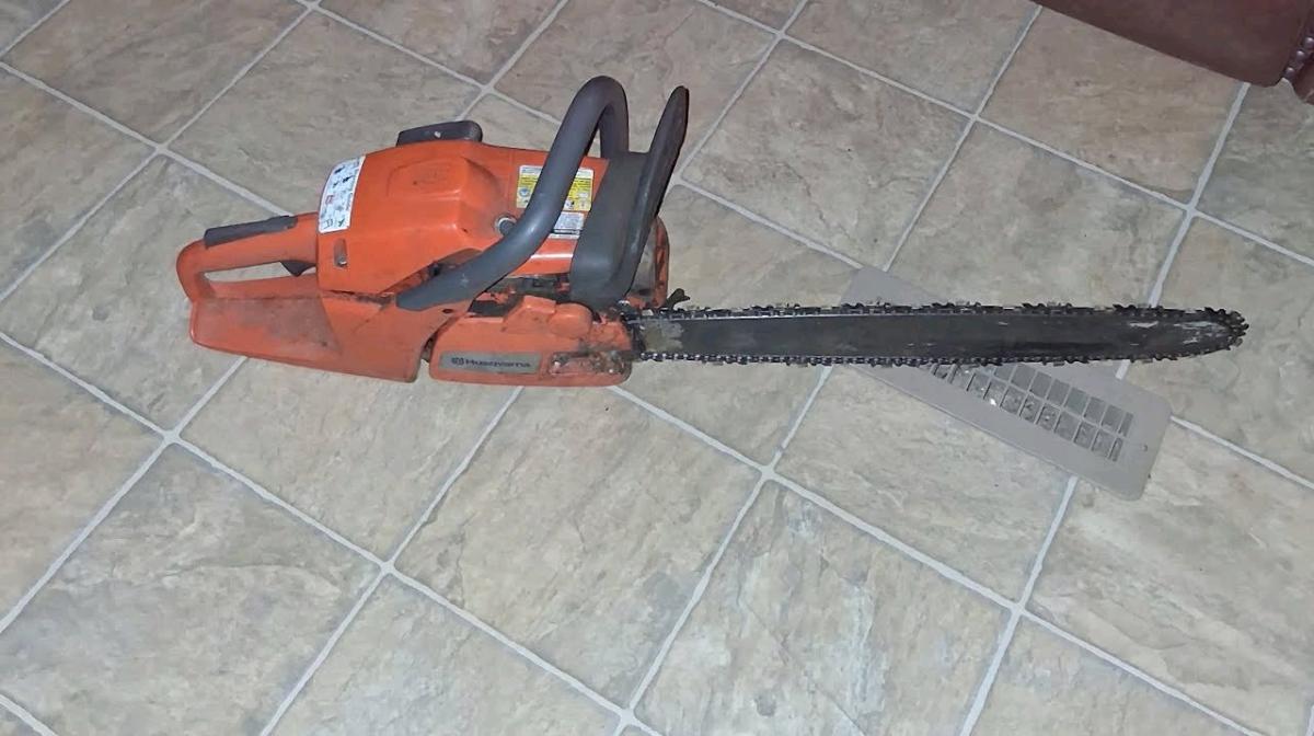 454 Husqvarna chainsaw need gone asap - Pensacola, Florida - FleaMarketBay