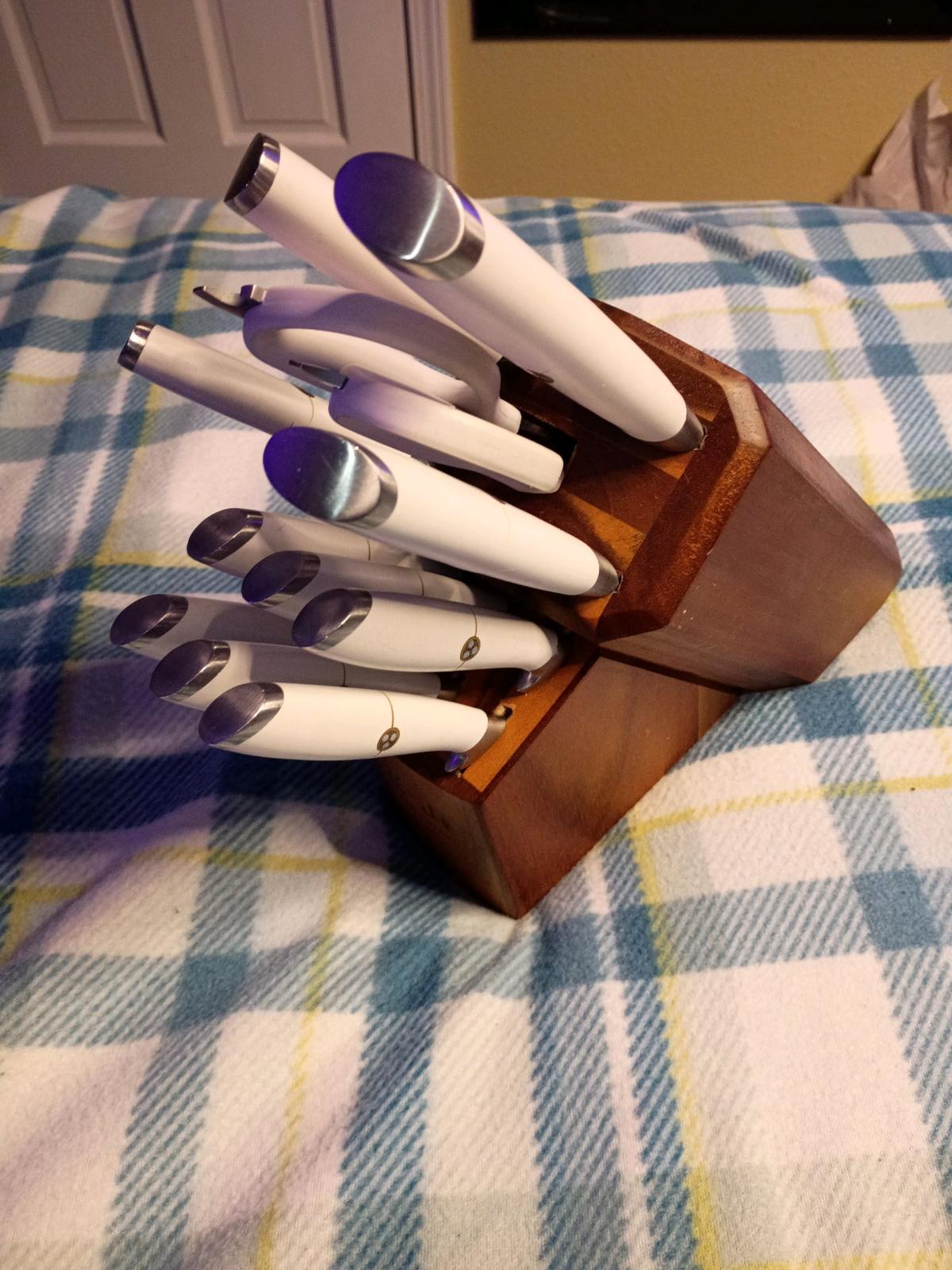 112 piece cutlery German steel - Tomah, Wisconsin - FleaMarketBay
