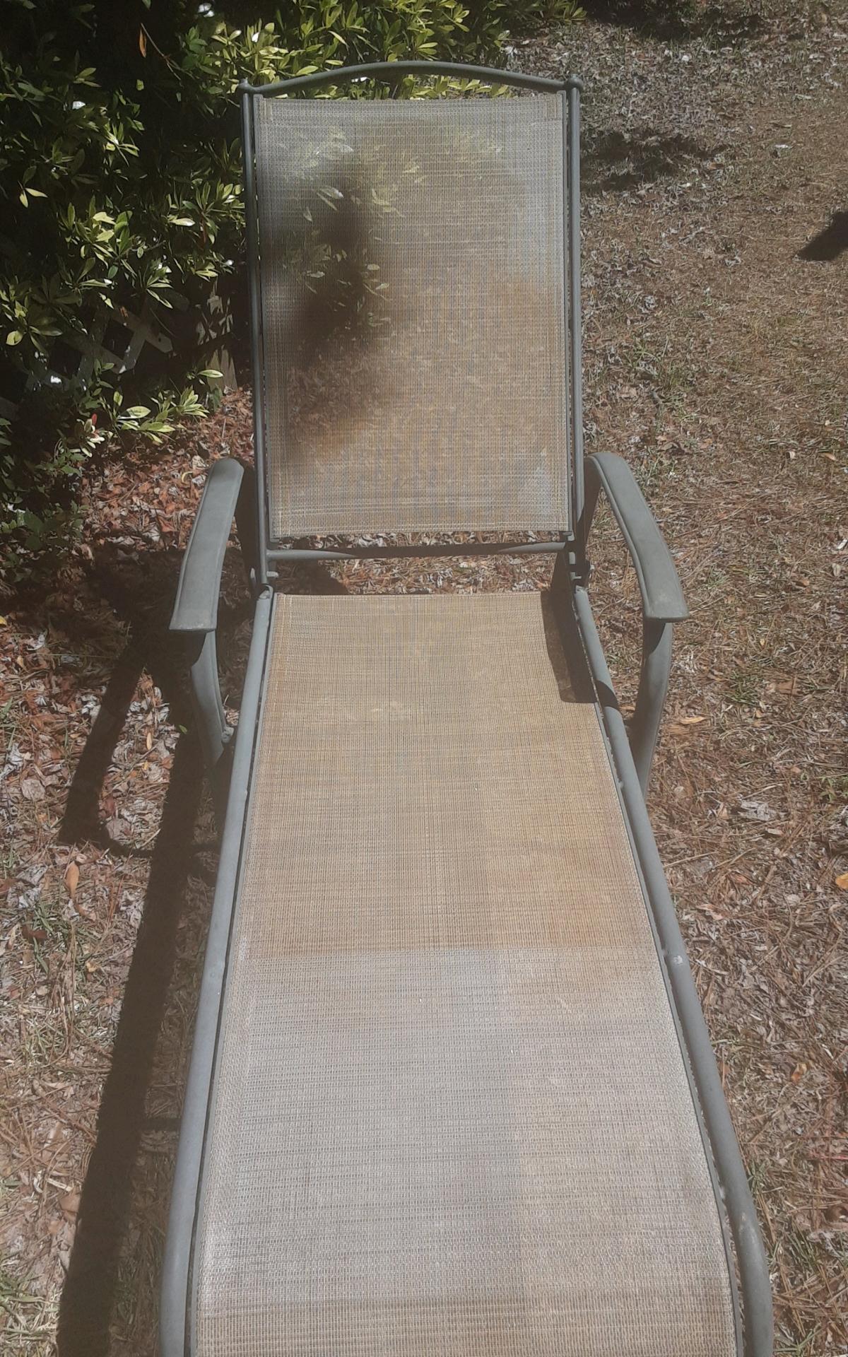 Outdoor lawn chair - Niceville, Florida - FleaMarketBay