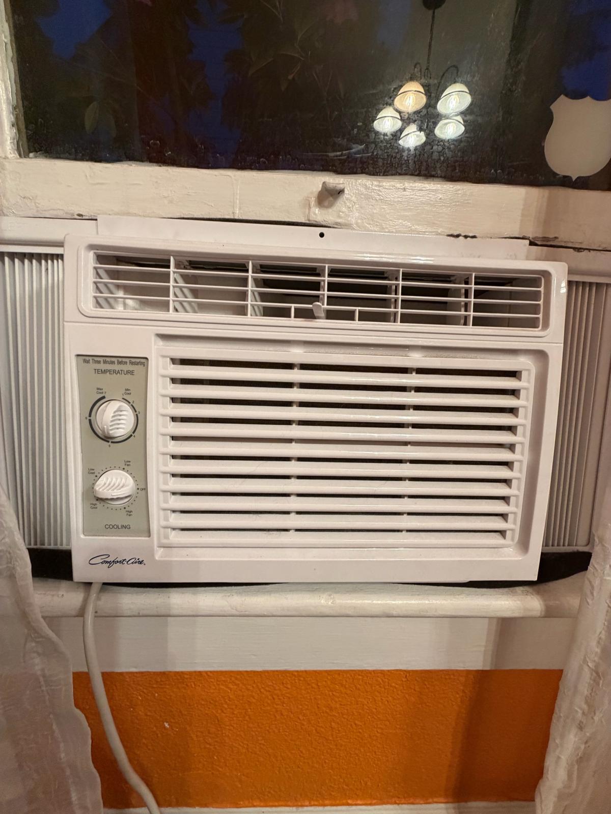 Air Conditioner  Washer and Dryer - Vancouver, Washington - FleaMarketBay