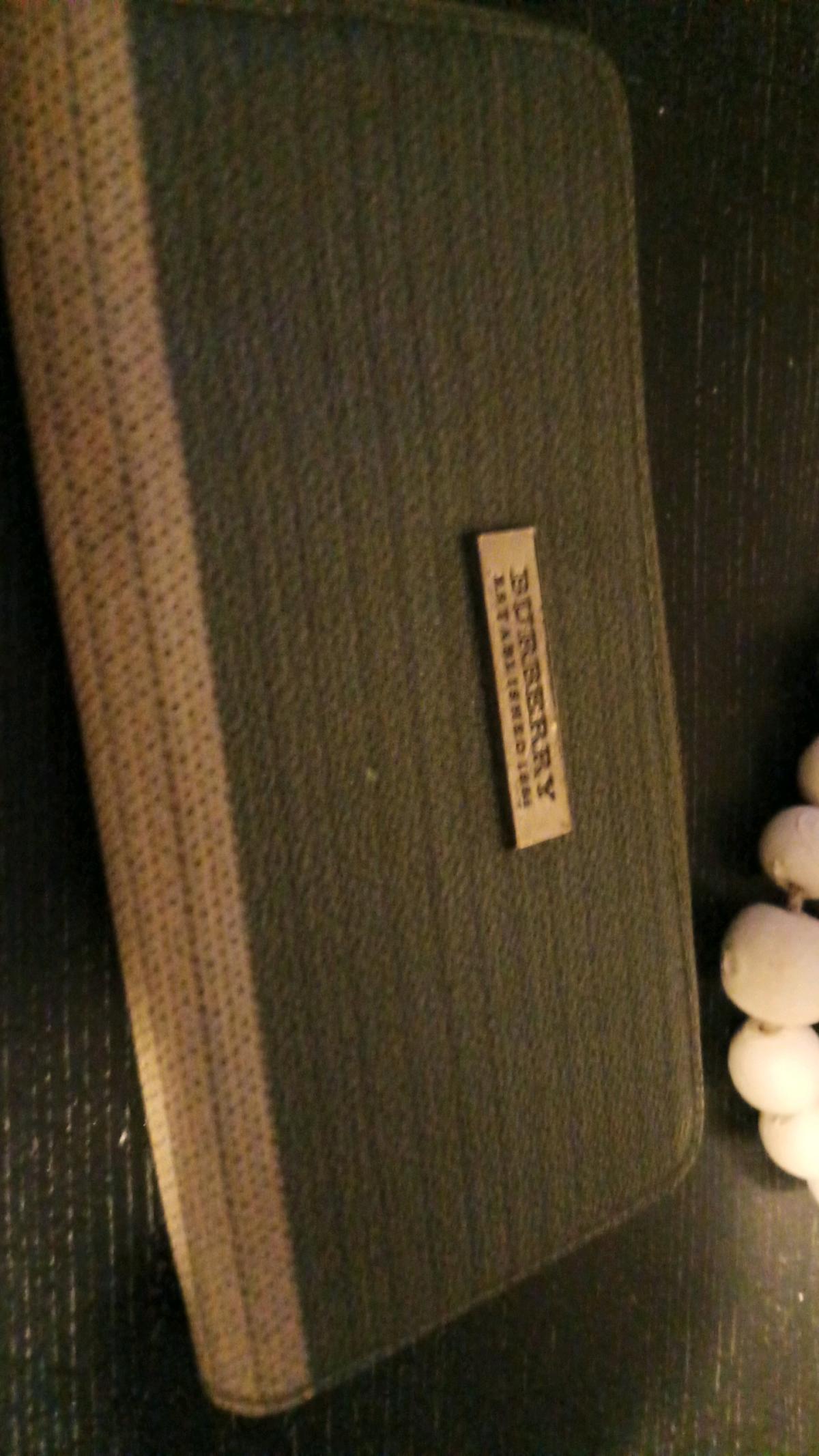 Burberry wallet - Albemarle, North Carolina - FleaMarketBay
